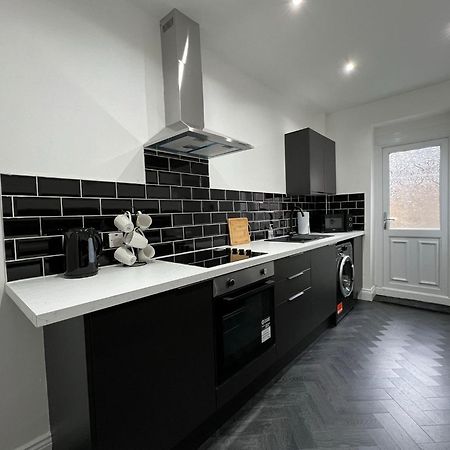Newly Refurbished 6 Person En-Suite Apartment Tyne & Wear Newcastle Upon Tyne Killingworth المظهر الخارجي الصورة